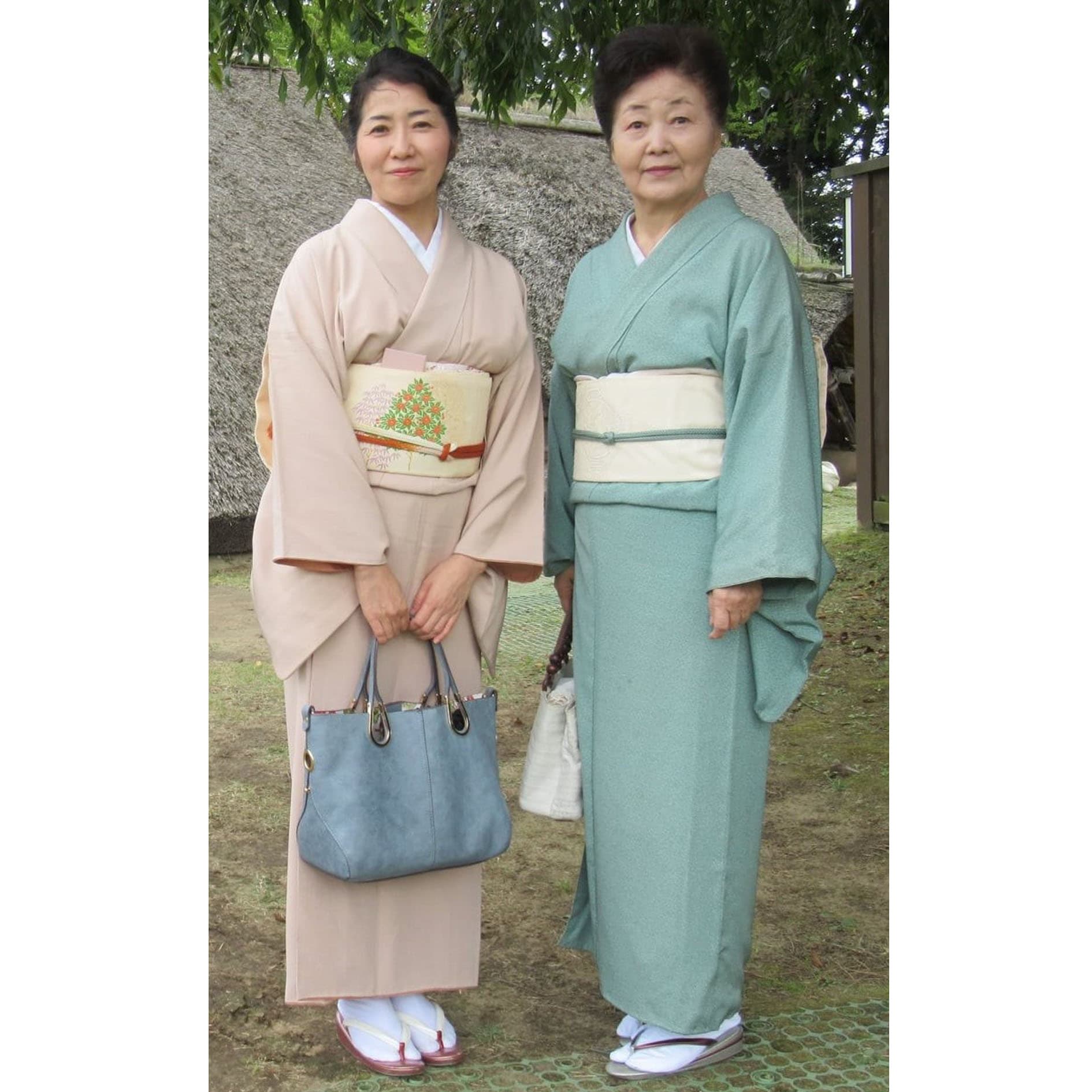 八戸市出身　八戸市文化協会会長　泉紫峰さん　８０代　
泉流師範　泉彩菜さん　５０代
の写真2