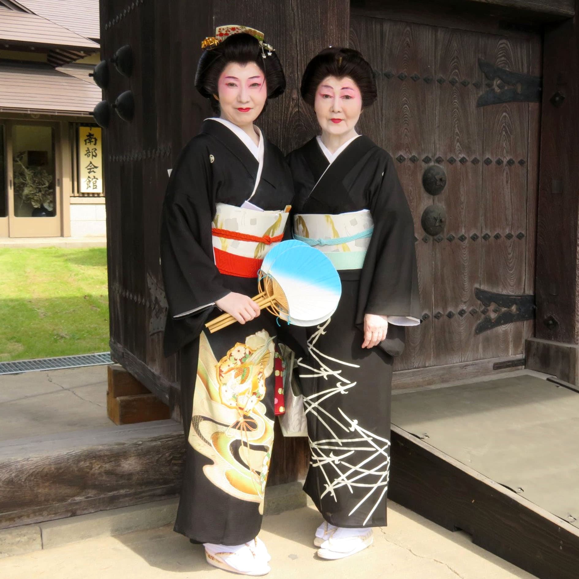 八戸市出身　八戸市文化協会会長　泉紫峰さん　８０代　
泉流師範　泉彩菜さん　５０代
の写真4