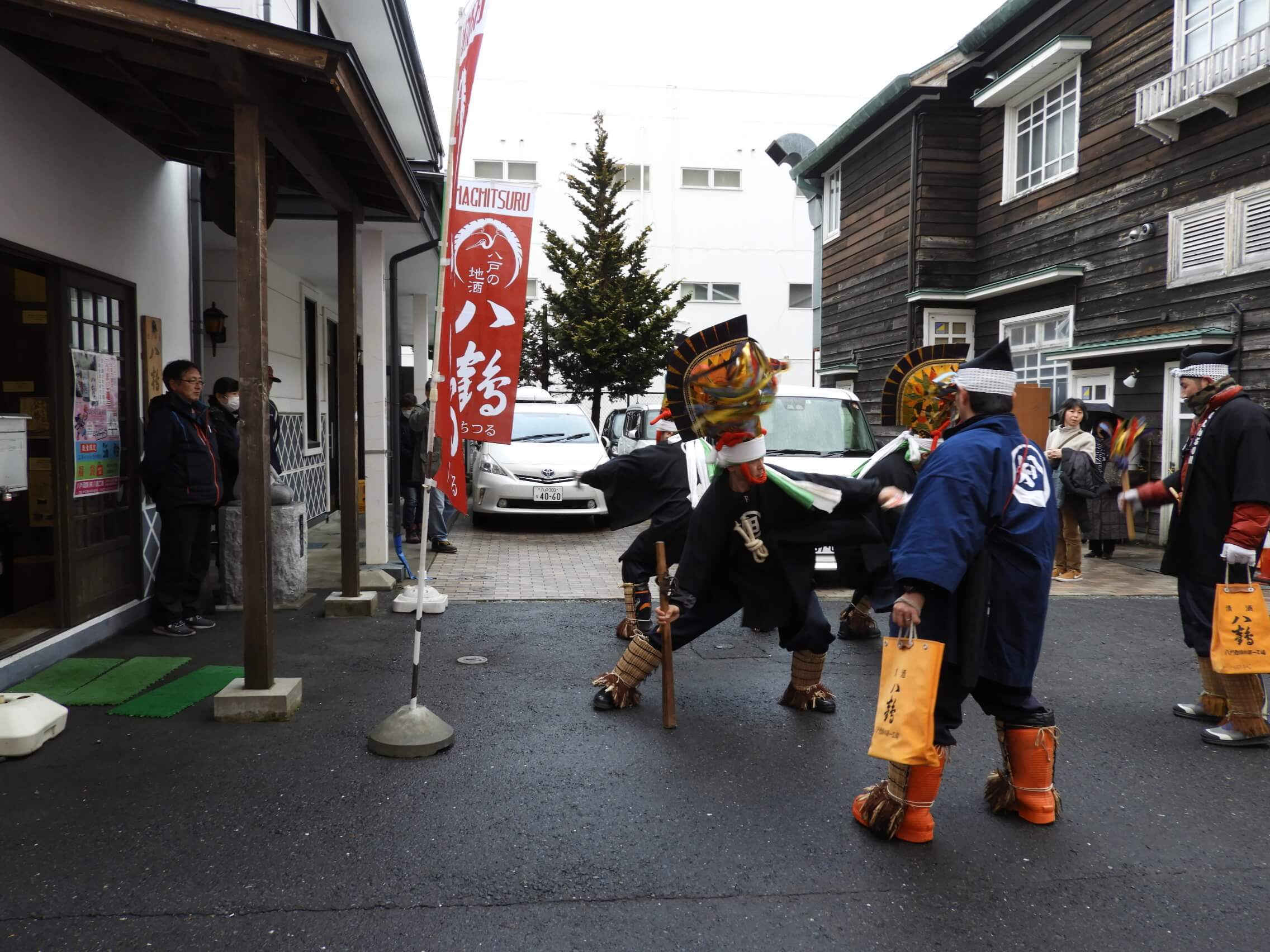 八戸のえんぶり（八戸市中心街での門付け 田代えんぶり組）