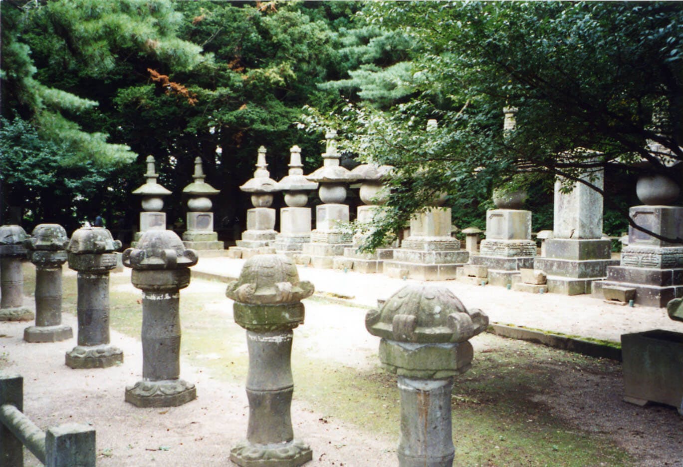 八戸南部家墓所の画像