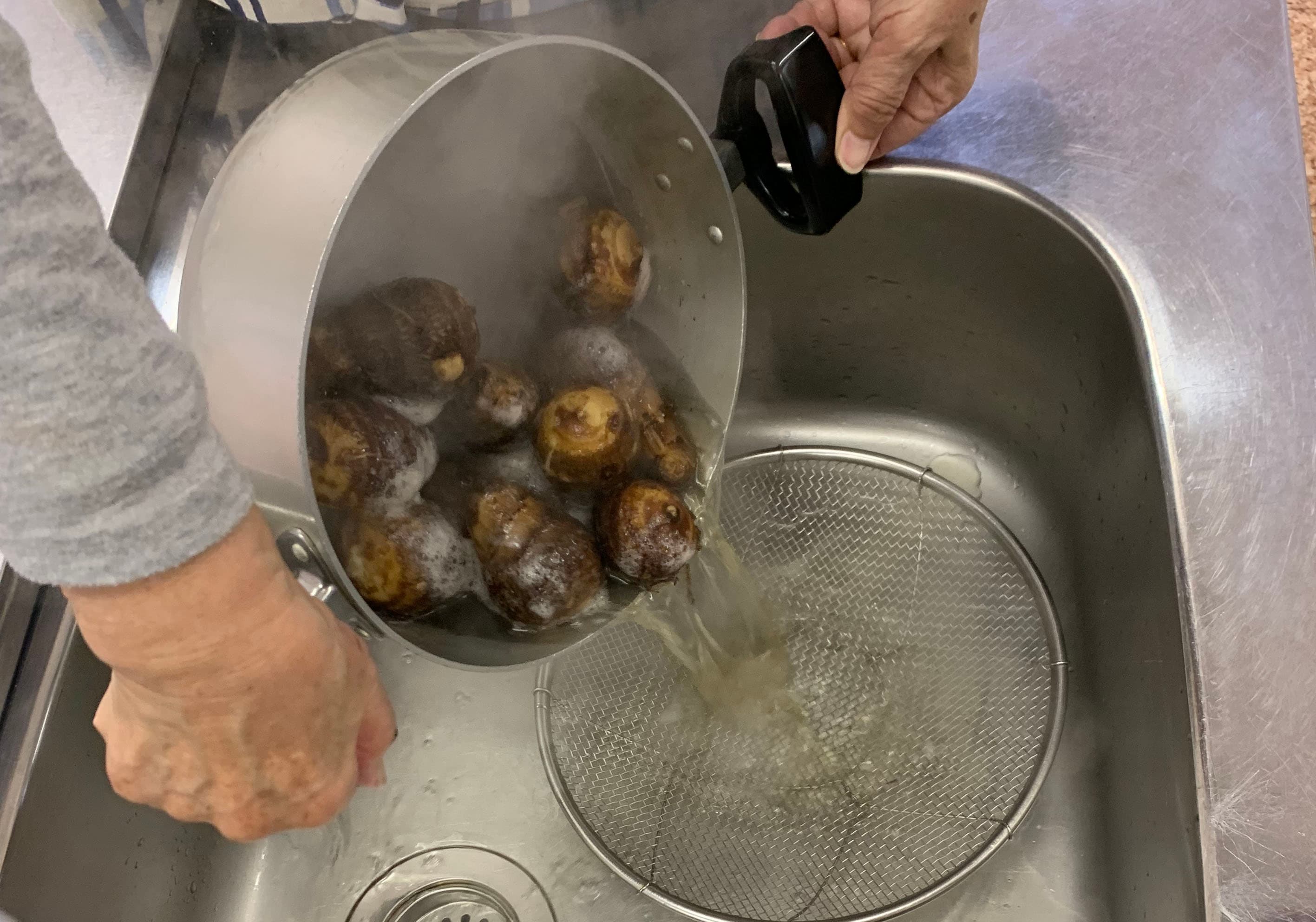 最初に皮をはがさないのがポイント!